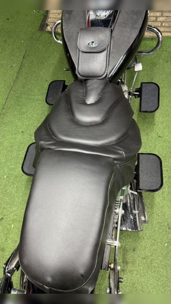 جاپایی پهن موتورسیکلت مشکی