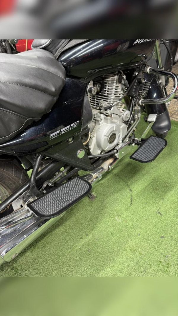 جاپایی پهن موتورسیکلت مشکی