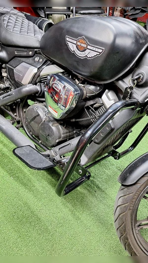 جاپایی پهن موتورسیکلت مشکی