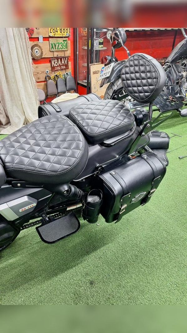 جاپایی پهن موتورسیکلت مشکی